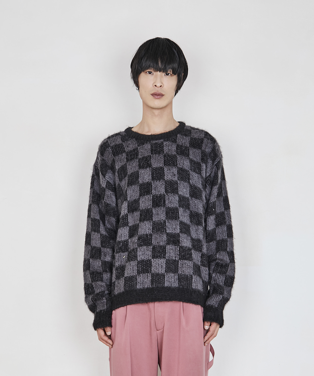 REGULAR ROUNDNECK KNIT CHECKERED (CHARCOAL)